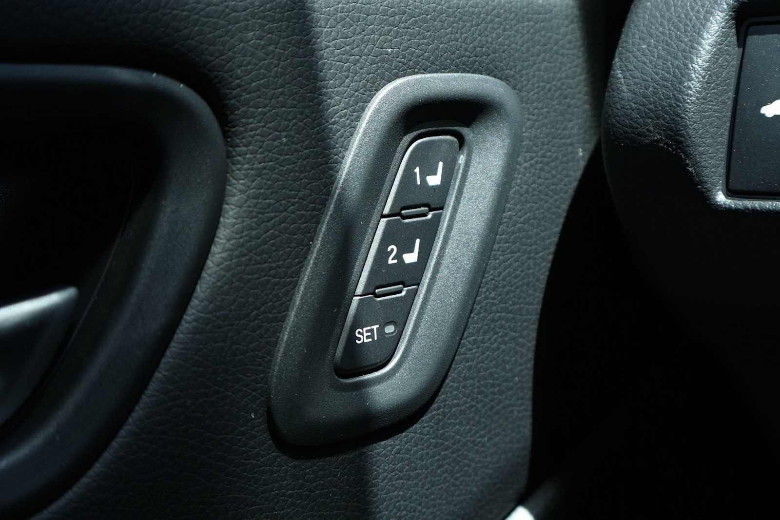 Used 2025 Honda Pilot Elite image 25