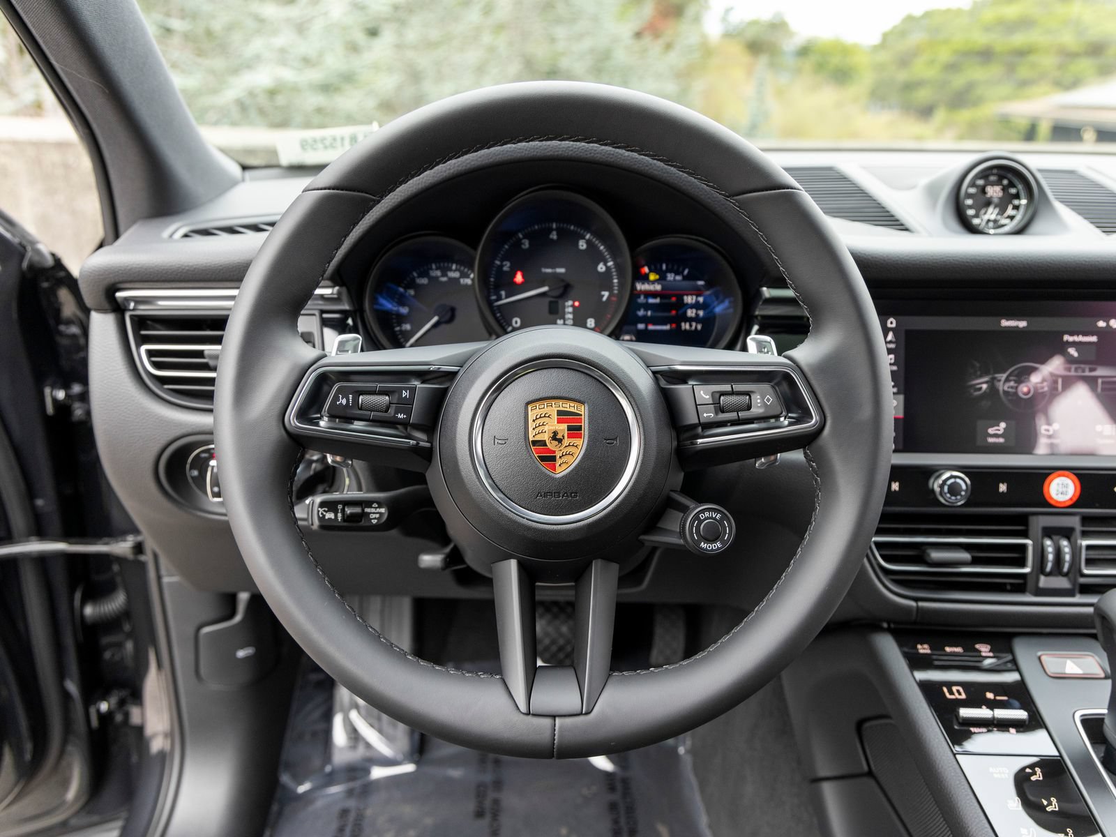 New 2026 Porsche Macan AWD/4WD image 36