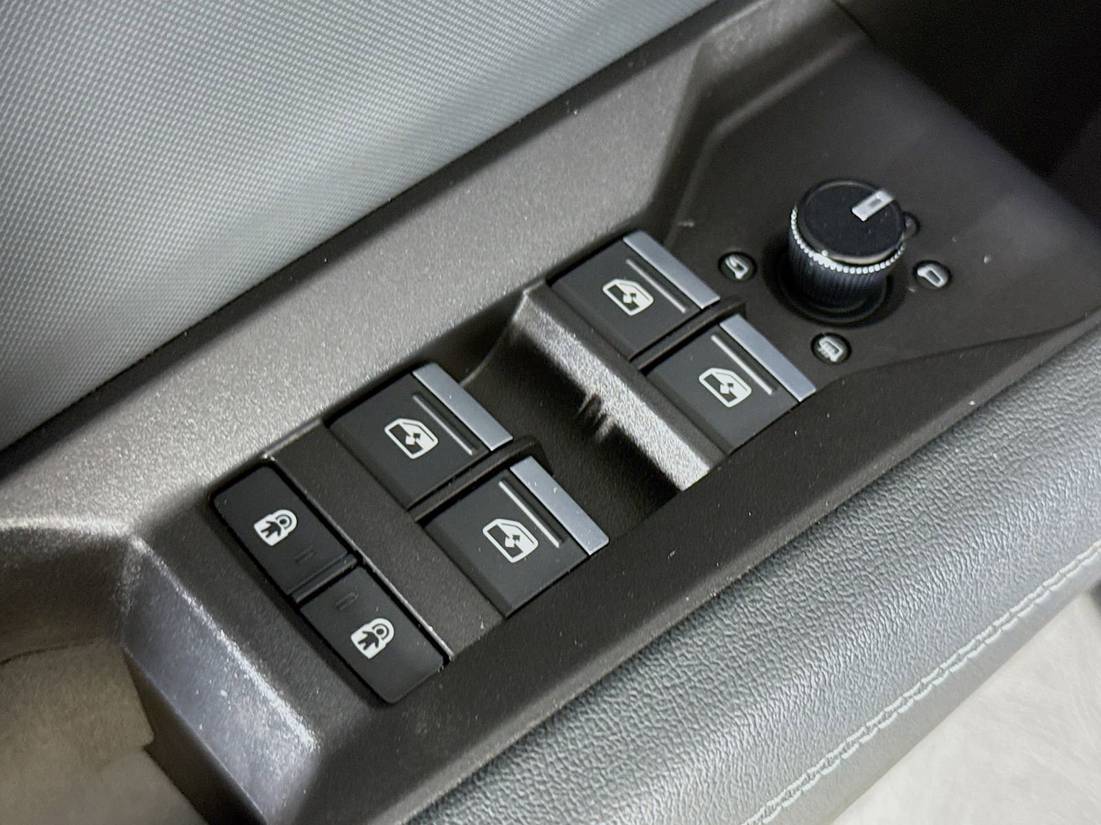 Used 2023 Audi Q4 e-tron Premium Plus w/ Premium Plus image 18