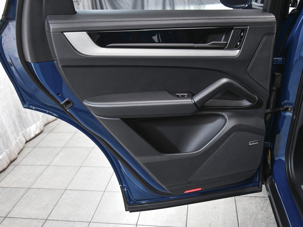 Used 2024 Porsche Cayenne S image 13