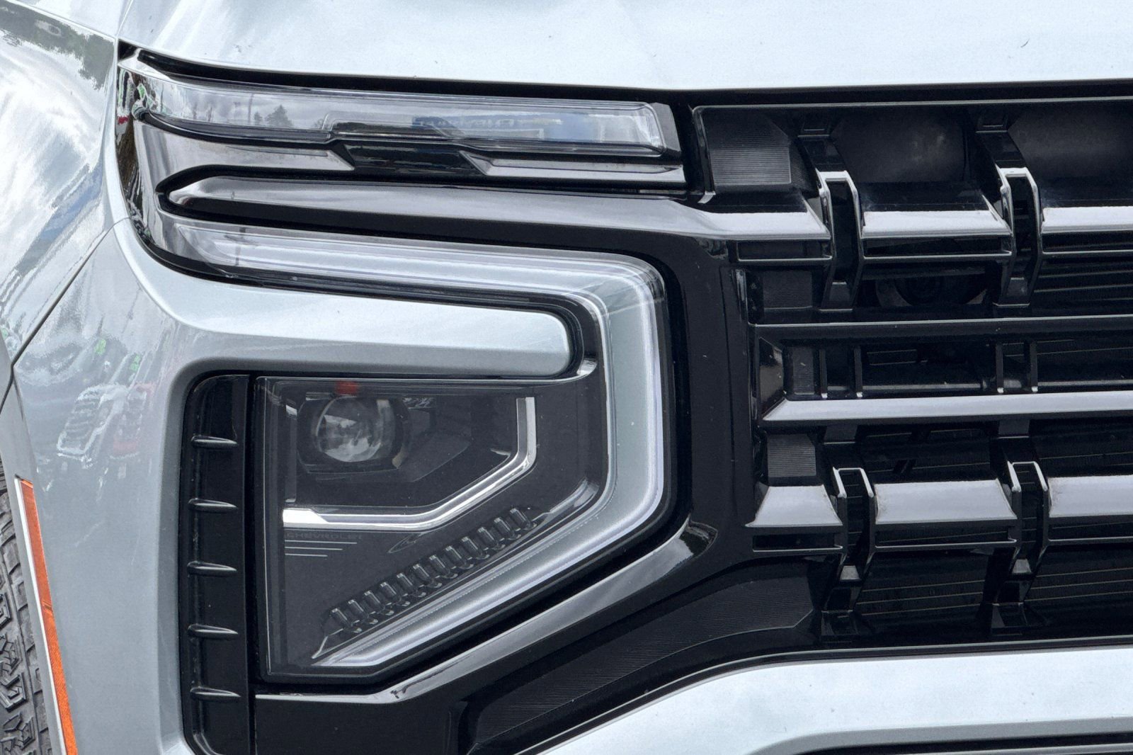 Used 2025 Chevrolet Suburban Z71 AWD/4WD image 44