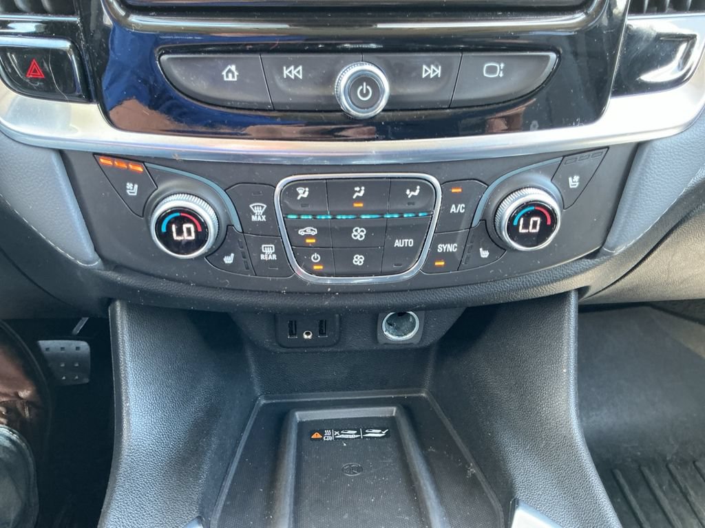 Used 2019 Chevrolet Traverse Premier w/ Driver Confidence II Package FWD image 19