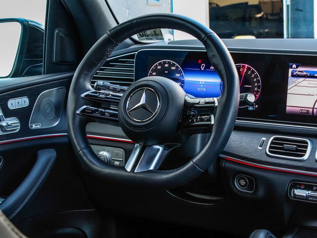 Used 2025 Mercedes-Benz GLE 450e 4MATIC w/ AMG Line Interior image 27