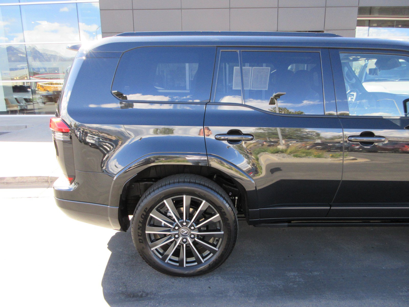 Used 2026 Lexus GX 550 w/ Cold Area Package AWD/4WD image 10