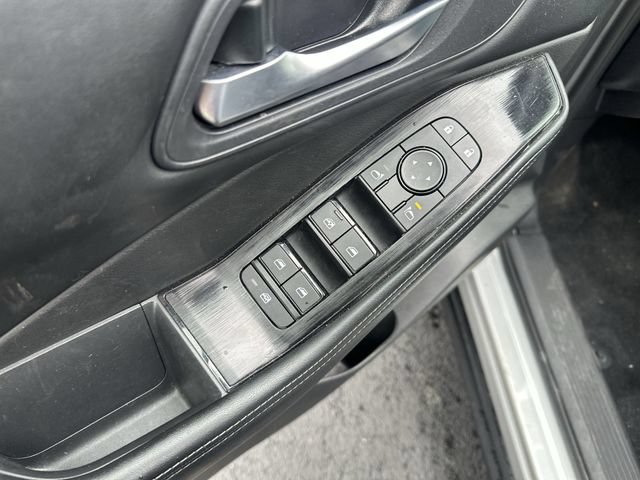 Used 2025 Nissan Rogue SV AWD/4WD image 17