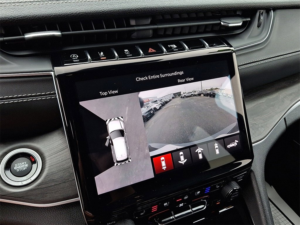 Used 2022 Jeep Grand Cherokee L Limited w/ Luxury Tech Group II image 20