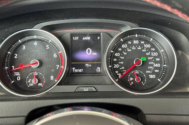 Used 2015 Volkswagen GTI SE w/ Lighting Package (SEL) FWD image 28