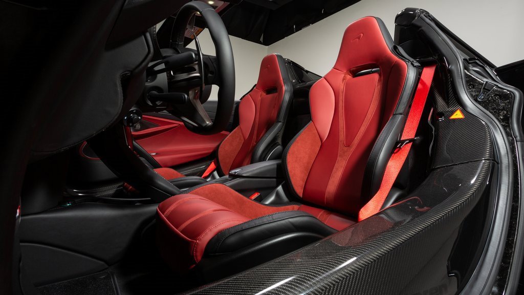 Used 2024 McLaren 750S Spider image 12