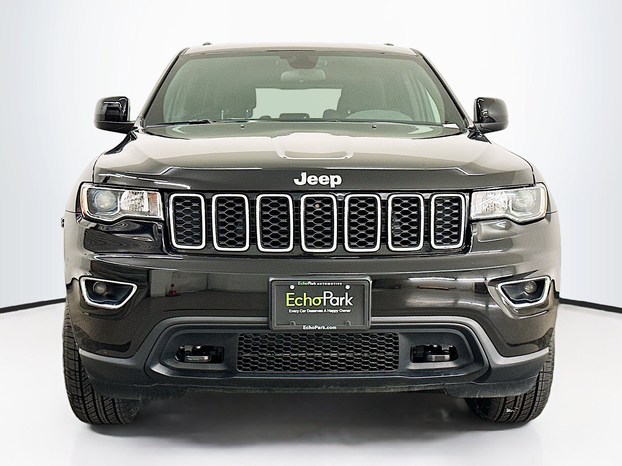 Used 2021 Jeep Grand Cherokee Laredo AWD/4WD image 2