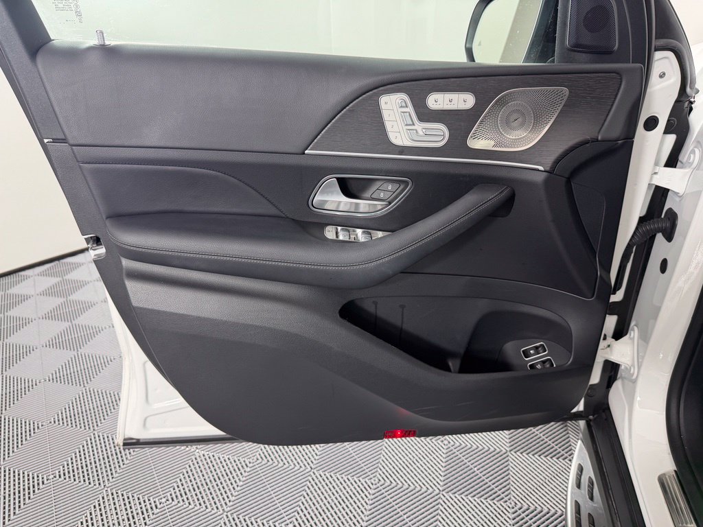 Used 2025 Mercedes-Benz GLE 450e 4MATIC image 16