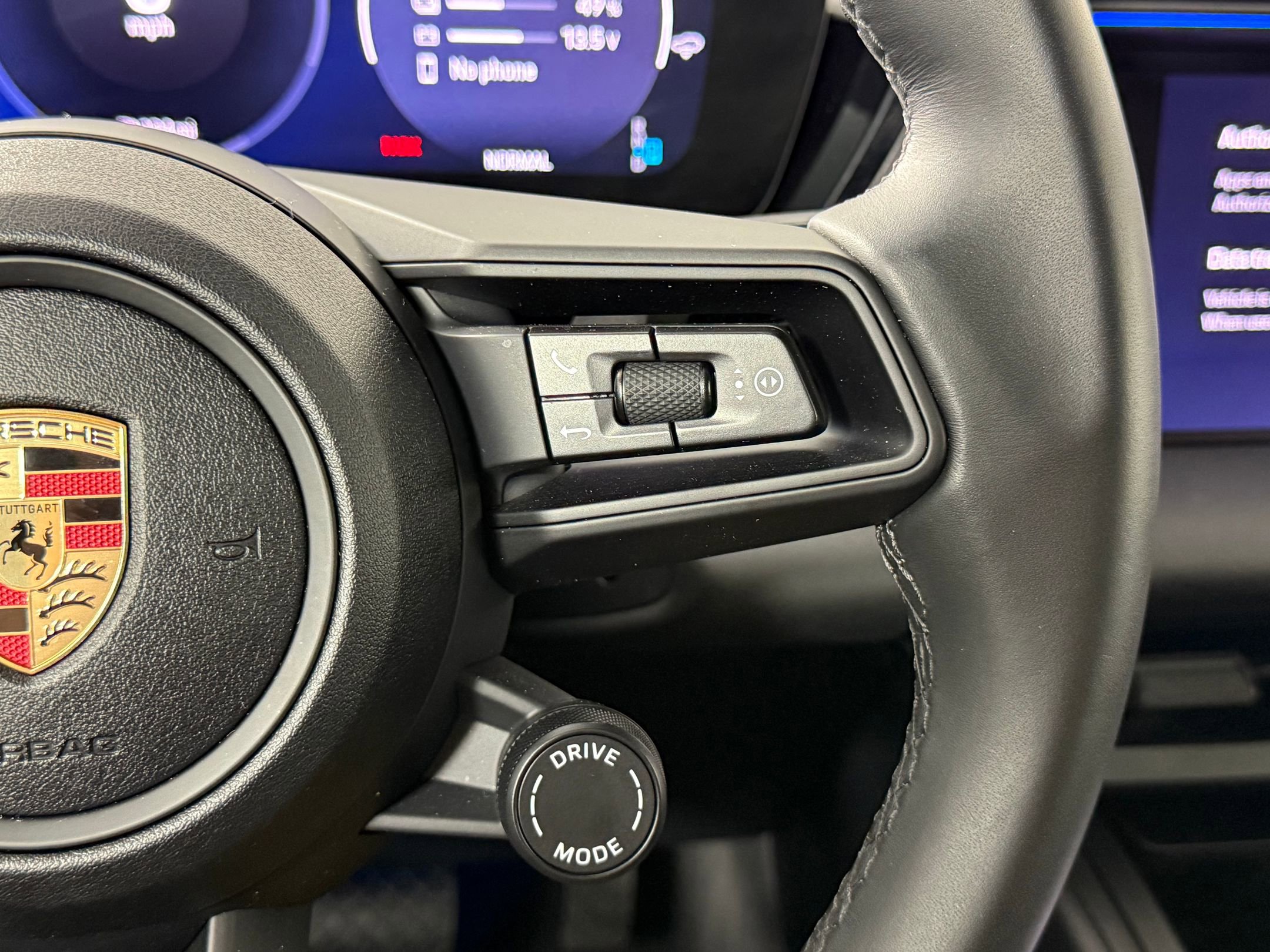 New 2025 Porsche Macan Electric image 21