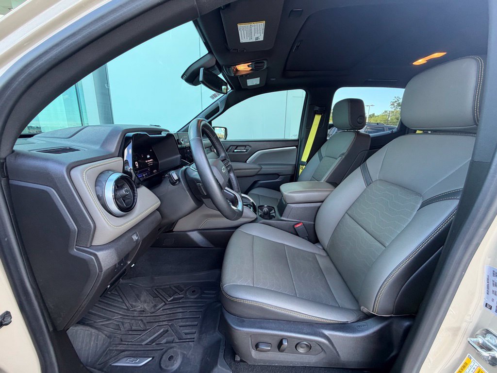 Used 2023 Chevrolet Colorado ZR2 w/ Desert Boss Special Edition AWD/4WD image 15