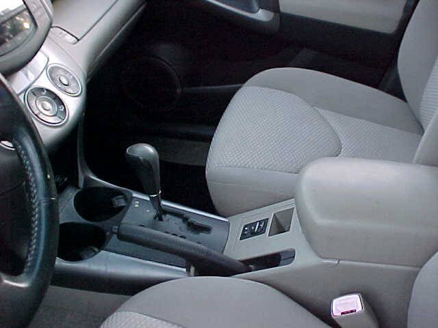 Used 2006 Toyota RAV4 Limited AWD/4WD image 39
