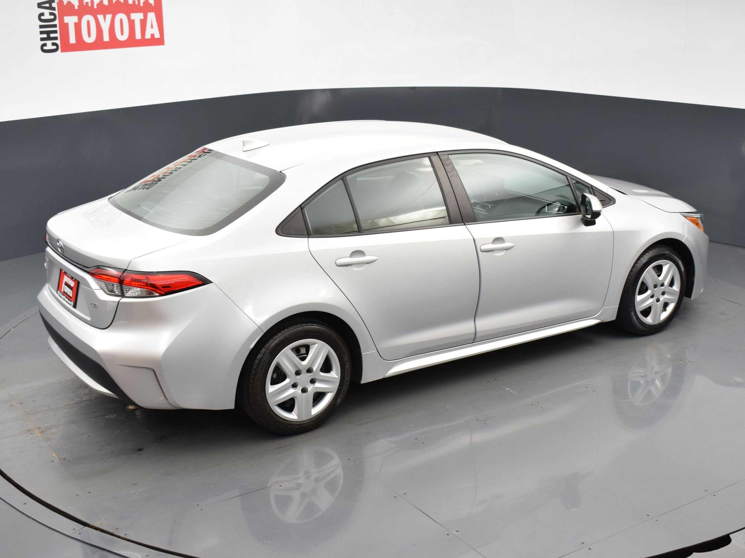 Used 2022 Toyota Corolla LE FWD image 19