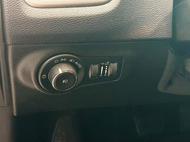 Used 2017 Jeep Compass Latitude w/ Popular Equipment Group image 10