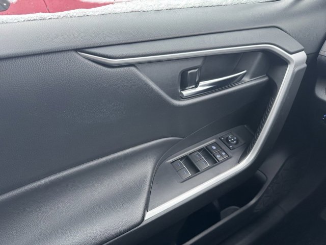 Used 2022 Toyota RAV4 XLE image 28