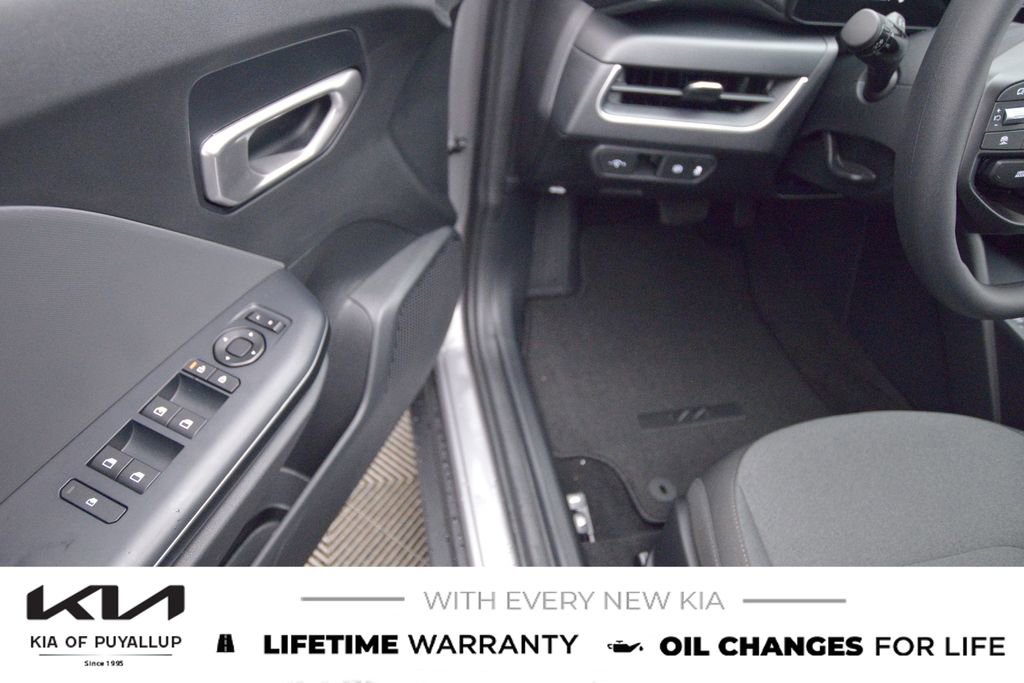 New 2025 Kia K4 LXS image 27