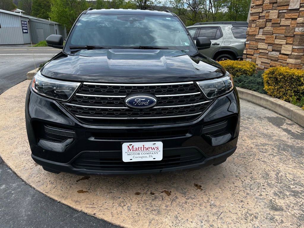 Used 2020 Ford Explorer XLT w/ Comfort Package AWD/4WD image 2