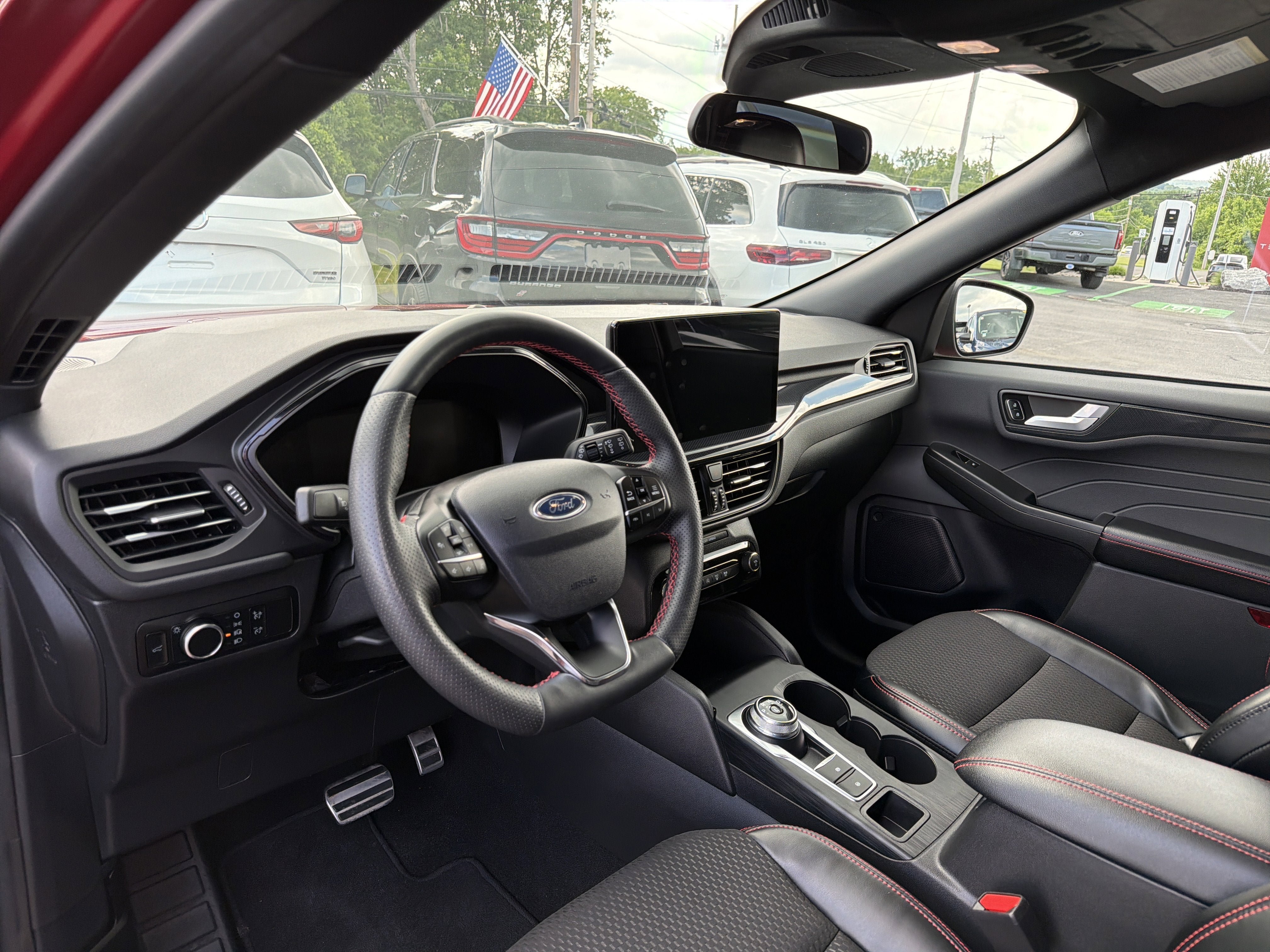 Used 2024 Ford Escape ST-Line w/ Tech Pack #1 AWD/4WD image 9