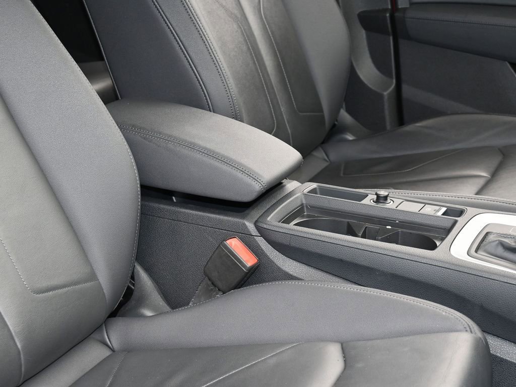 Used 2025 Audi Q3 2.0T Premium image 45