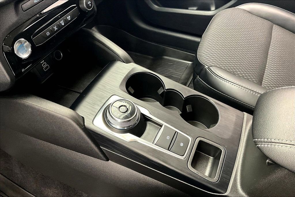 Certified 2025 Ford Escape SE image 15