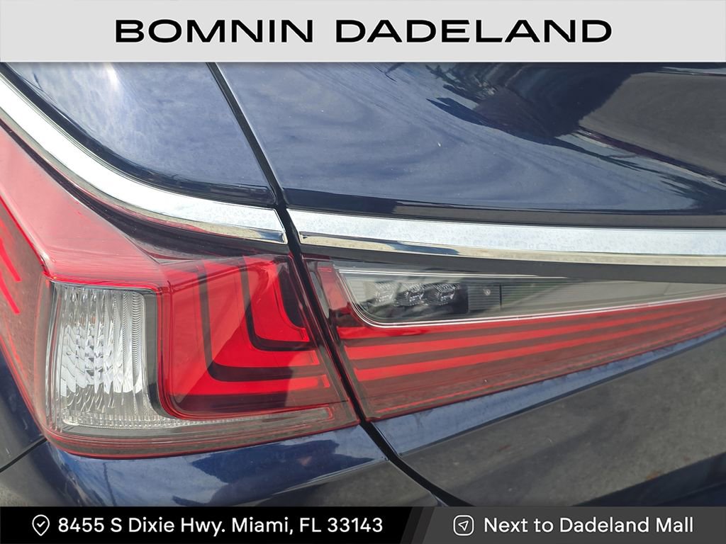 Used 2024 Lexus ES 350 w/ Premium Package image 9