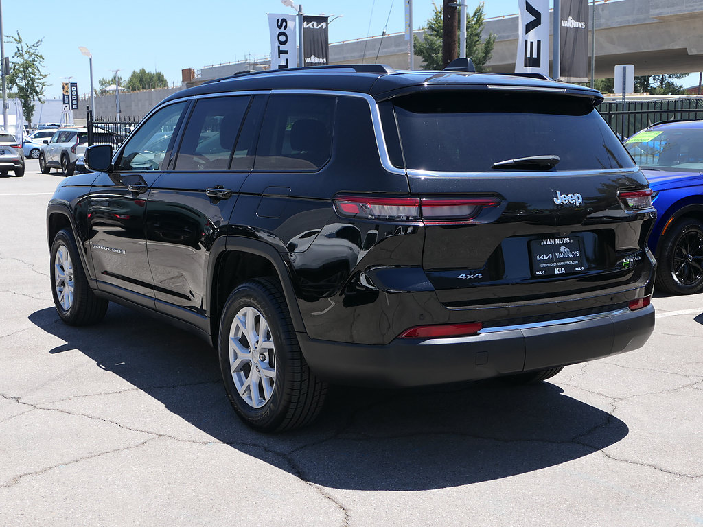 Used 2023 Jeep Grand Cherokee L Limited AWD/4WD image 5