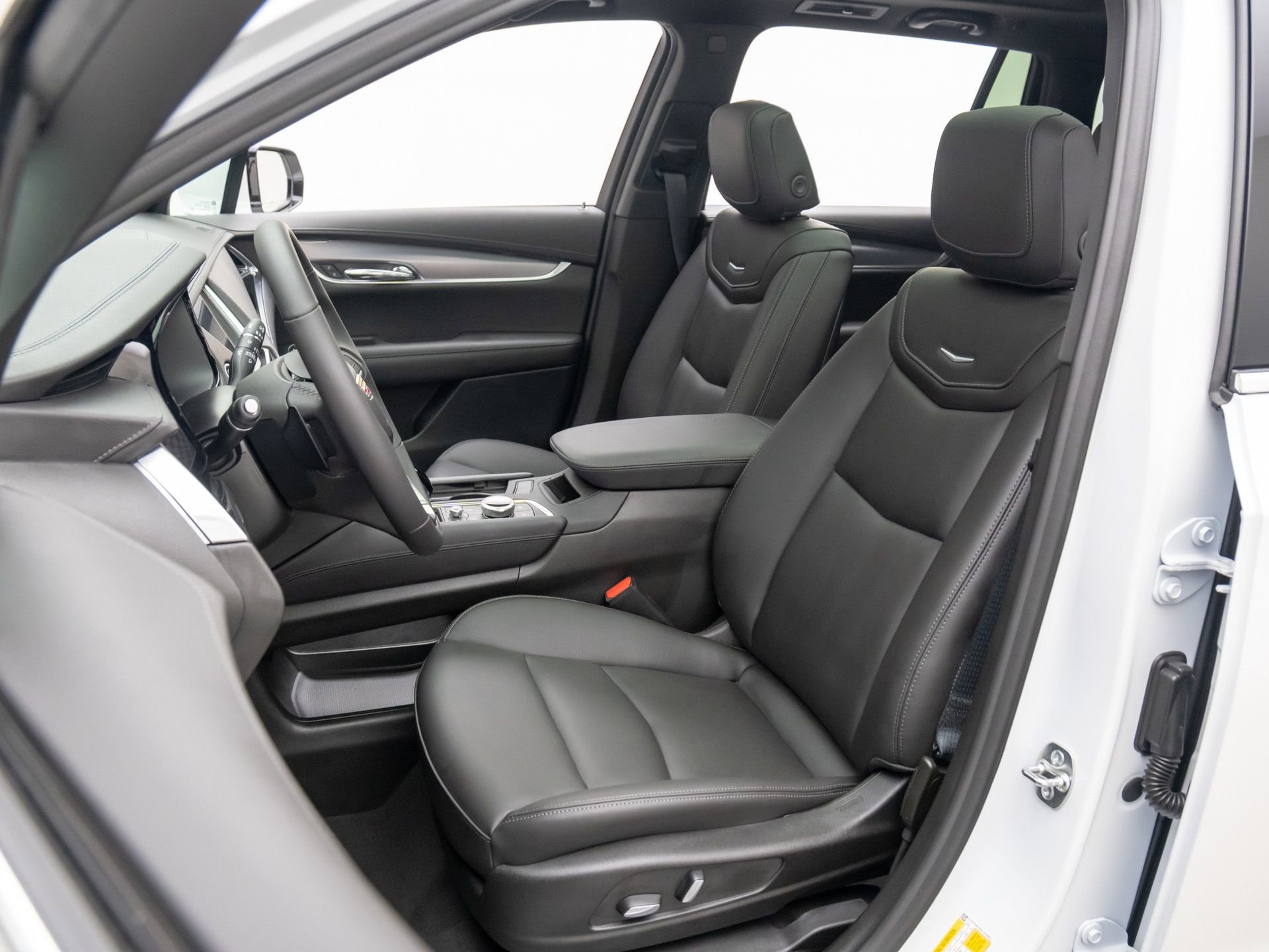 New 2025 Cadillac XT6 Luxury image 9