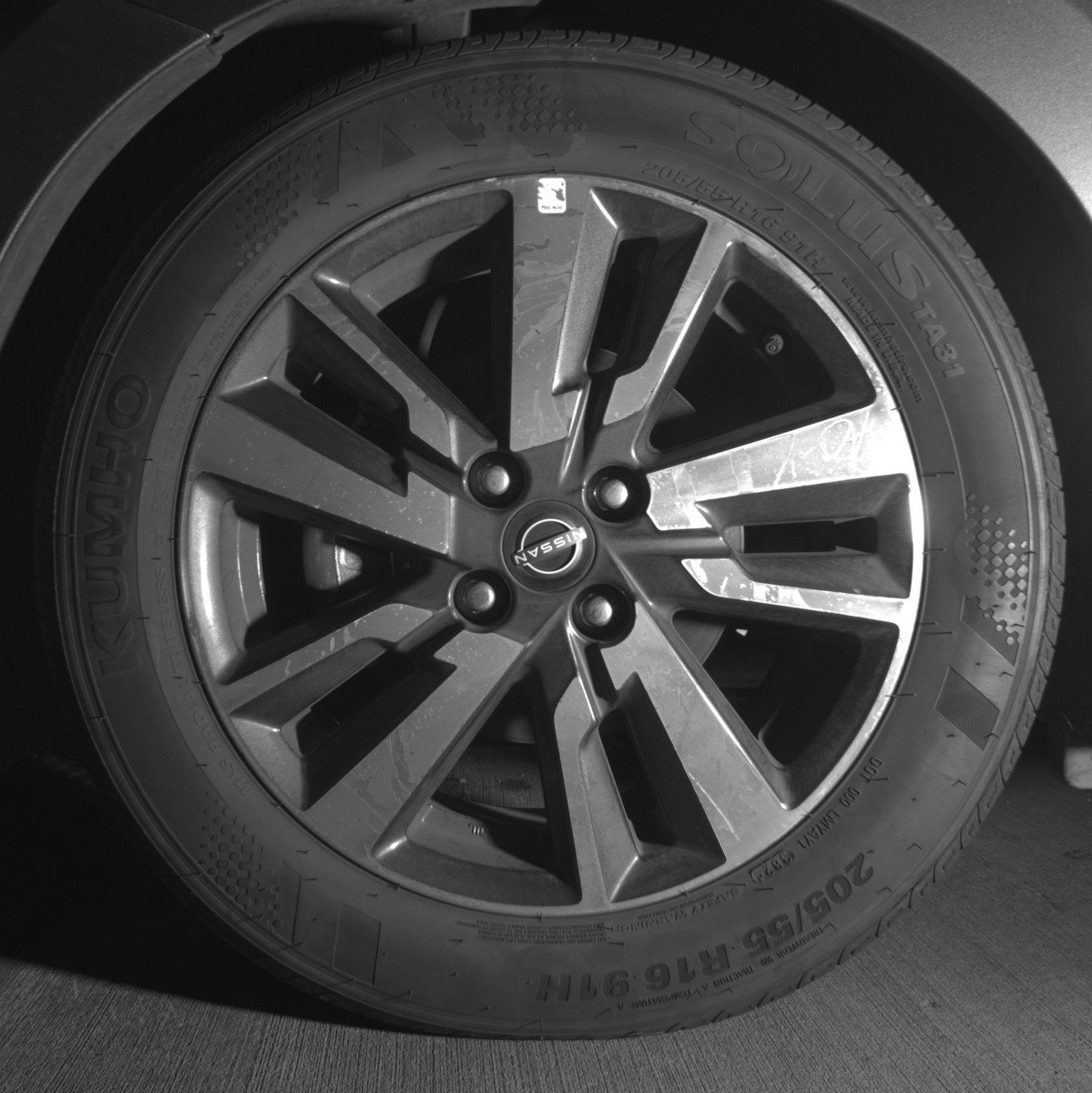 Used 2025 Nissan Versa SV image 12