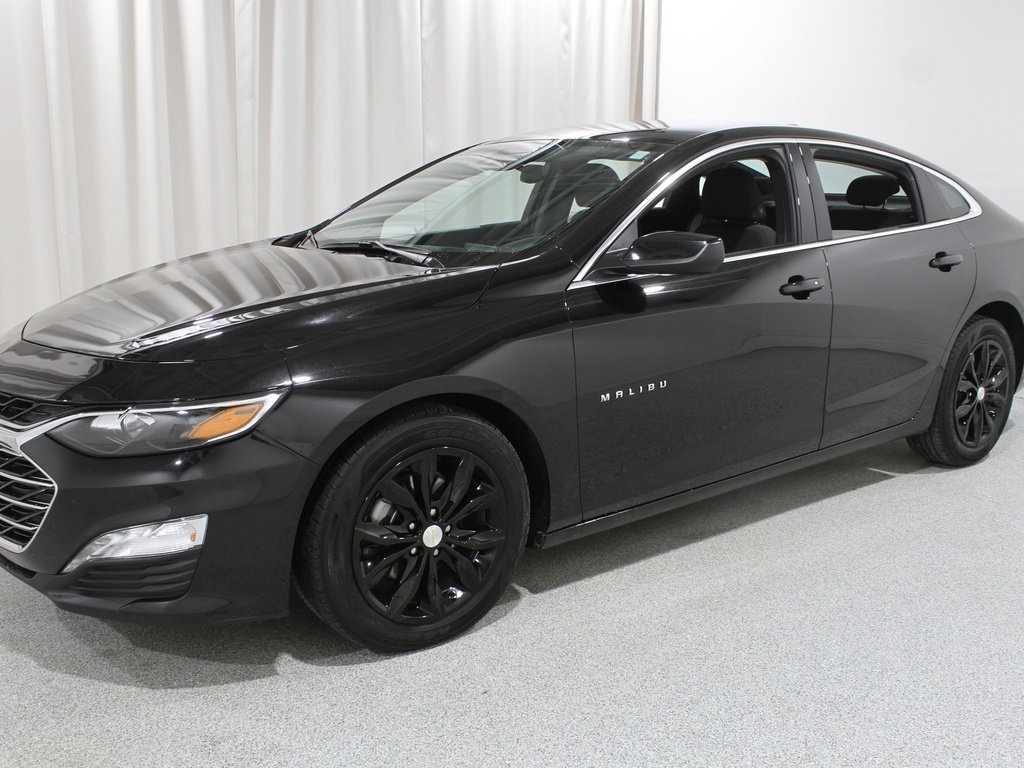 Used 2025 Chevrolet Malibu LT image 3