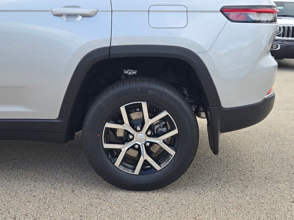 New 2025 Jeep Grand Cherokee Limited w/ MOPAR Finishing Package image 18