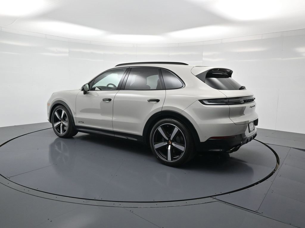 New 2026 Porsche Cayenne GTS image 3