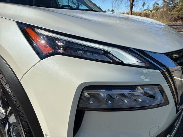 Used 2023 Nissan Rogue SL w/ SL Premium Package image 9