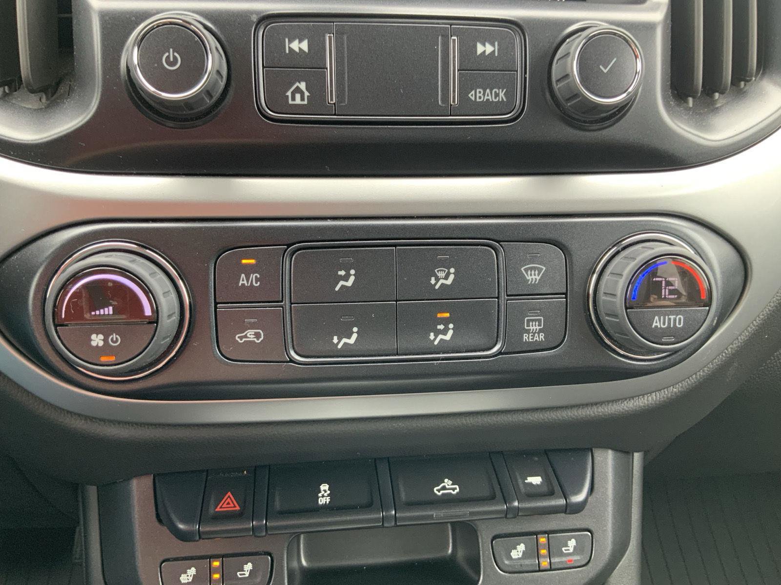 Used 2022 Chevrolet Colorado LT w/ Luxury Package image 38