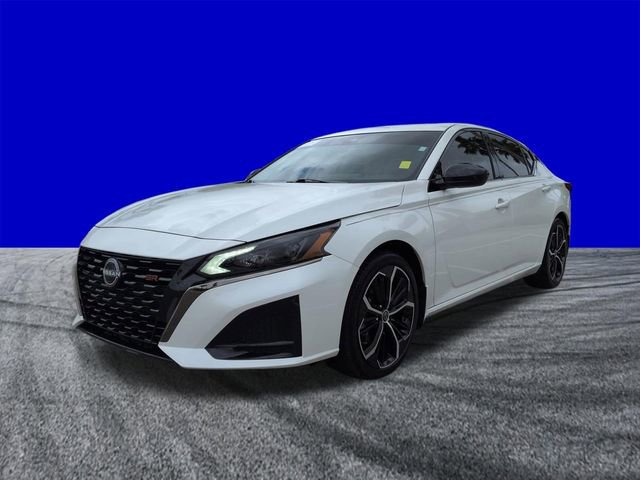 Used 2025 Nissan Altima 2.5 SR w/ SR Premium Package image 8