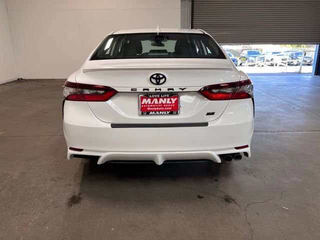 Used 2022 Toyota Camry SE FWD image 4