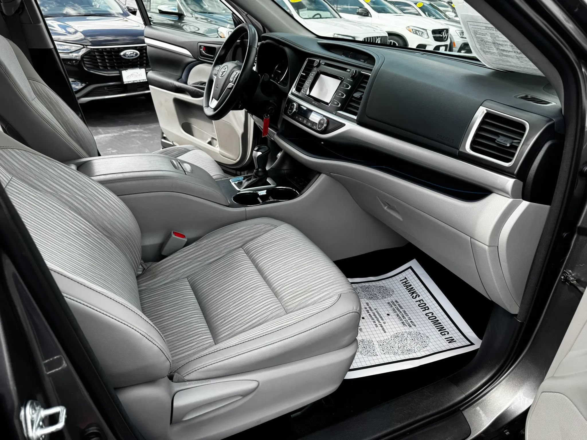 Used 2015 Toyota Highlander Plus AWD/4WD image 12
