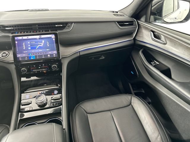 Used 2023 Jeep Grand Cherokee Overland AWD/4WD image 29