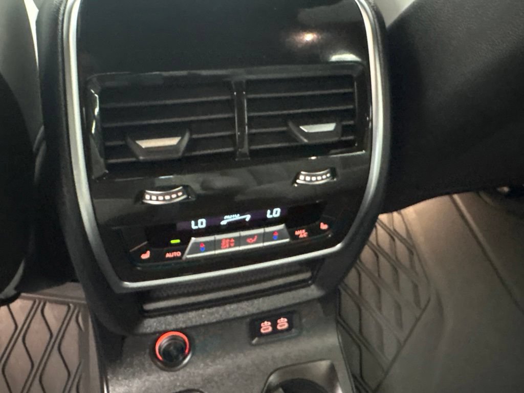 Used 2024 BMW X7 xDrive40i w/ M Sport Package AWD/4WD image 36
