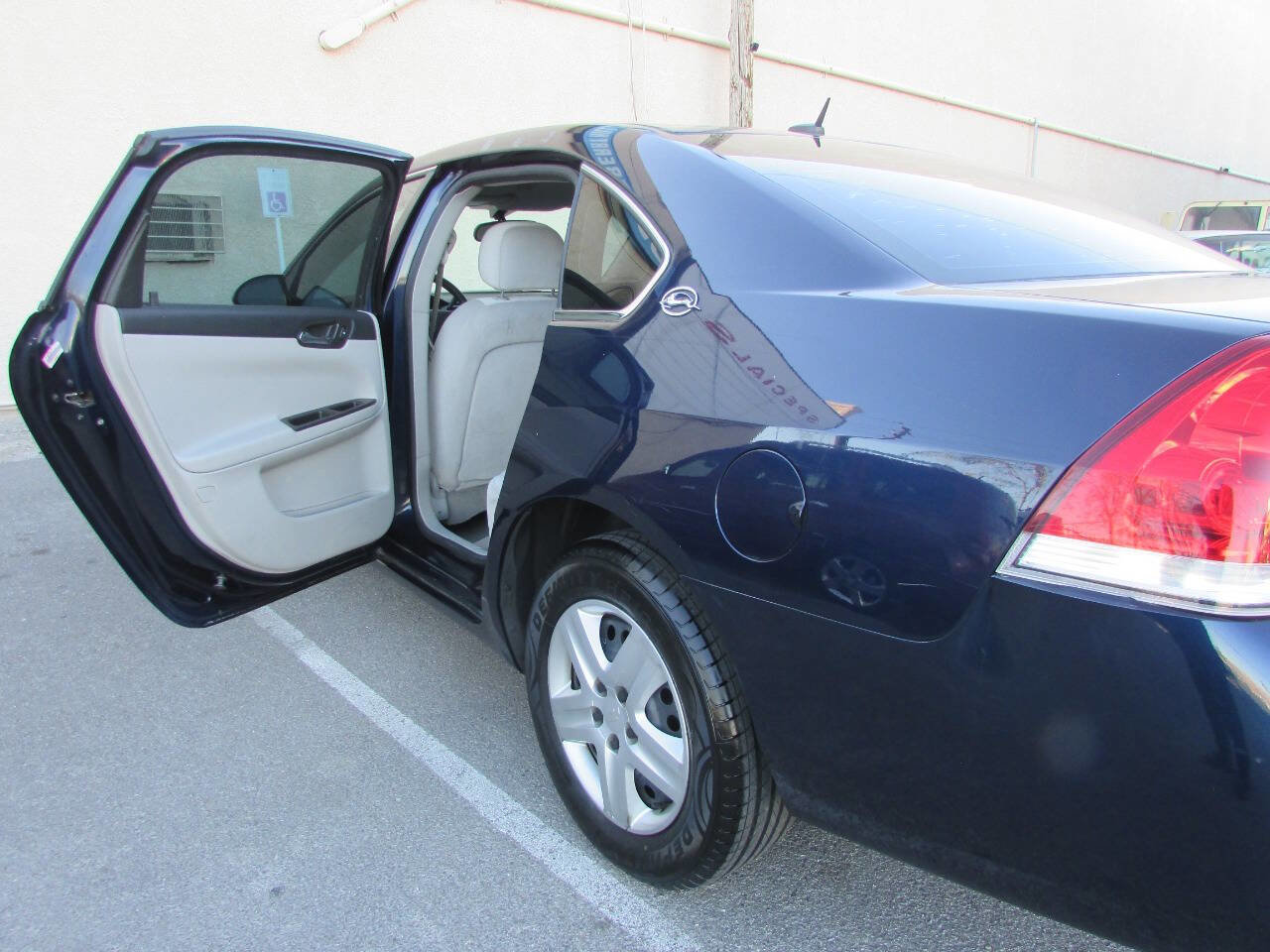 Used 2008 Chevrolet Impala LS FWD image 20