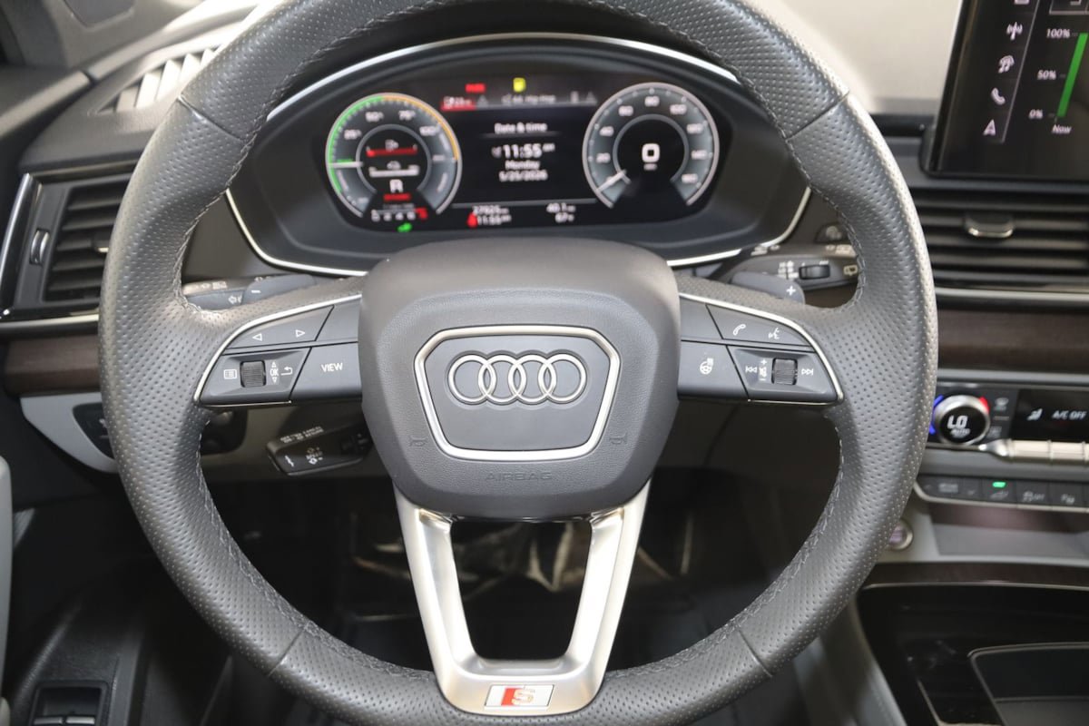 Used 2024 Audi Q5 e Prestige AWD/4WD image 40