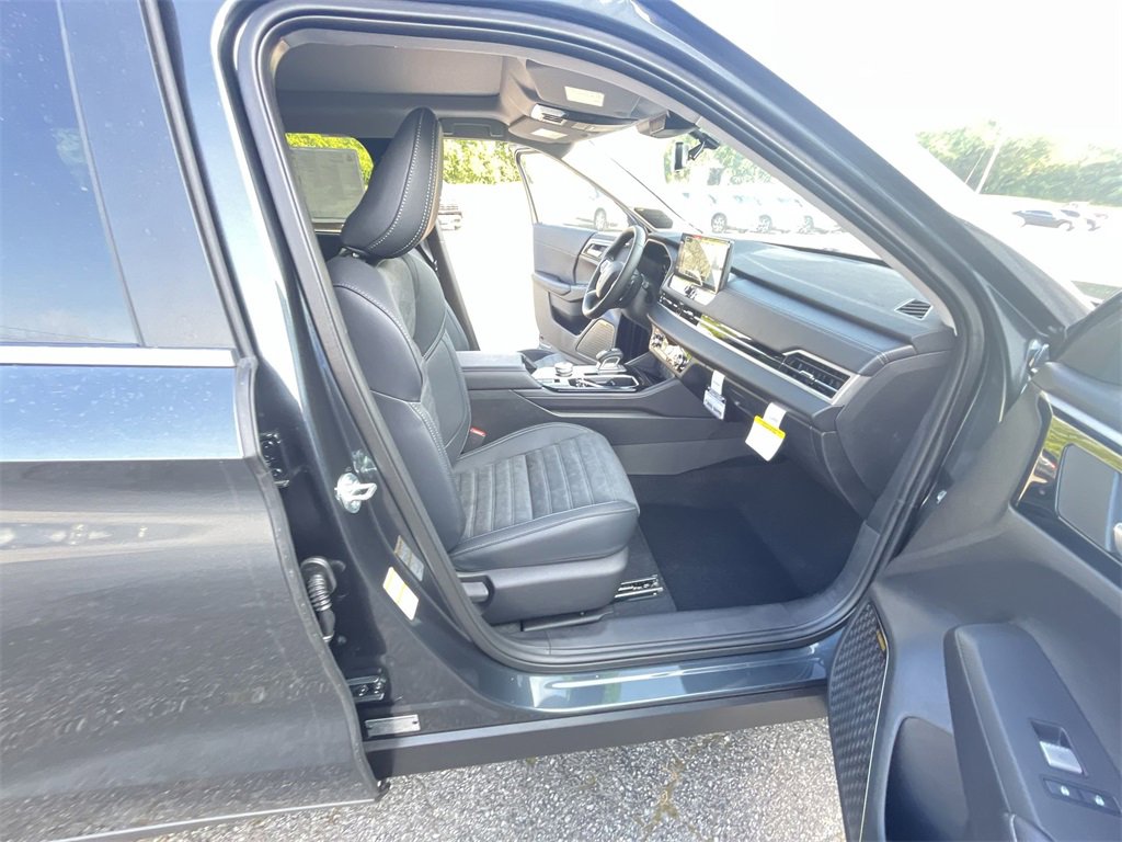 New 2025 Mitsubishi Outlander SE image 25