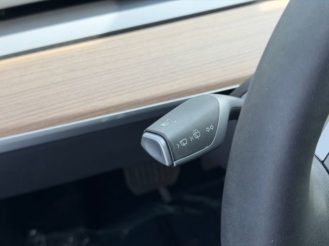 Used 2023 Tesla Model 3 Standard Range image 21