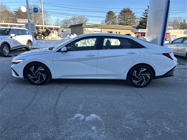 Certified 2024 Hyundai Elantra SEL w/ Convenience Package image 6
