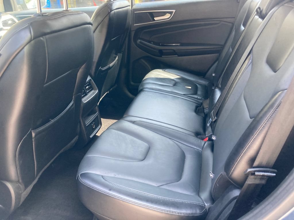 Used 2018 Ford Edge Titanium w/ Cold Weather Package AWD/4WD image 28