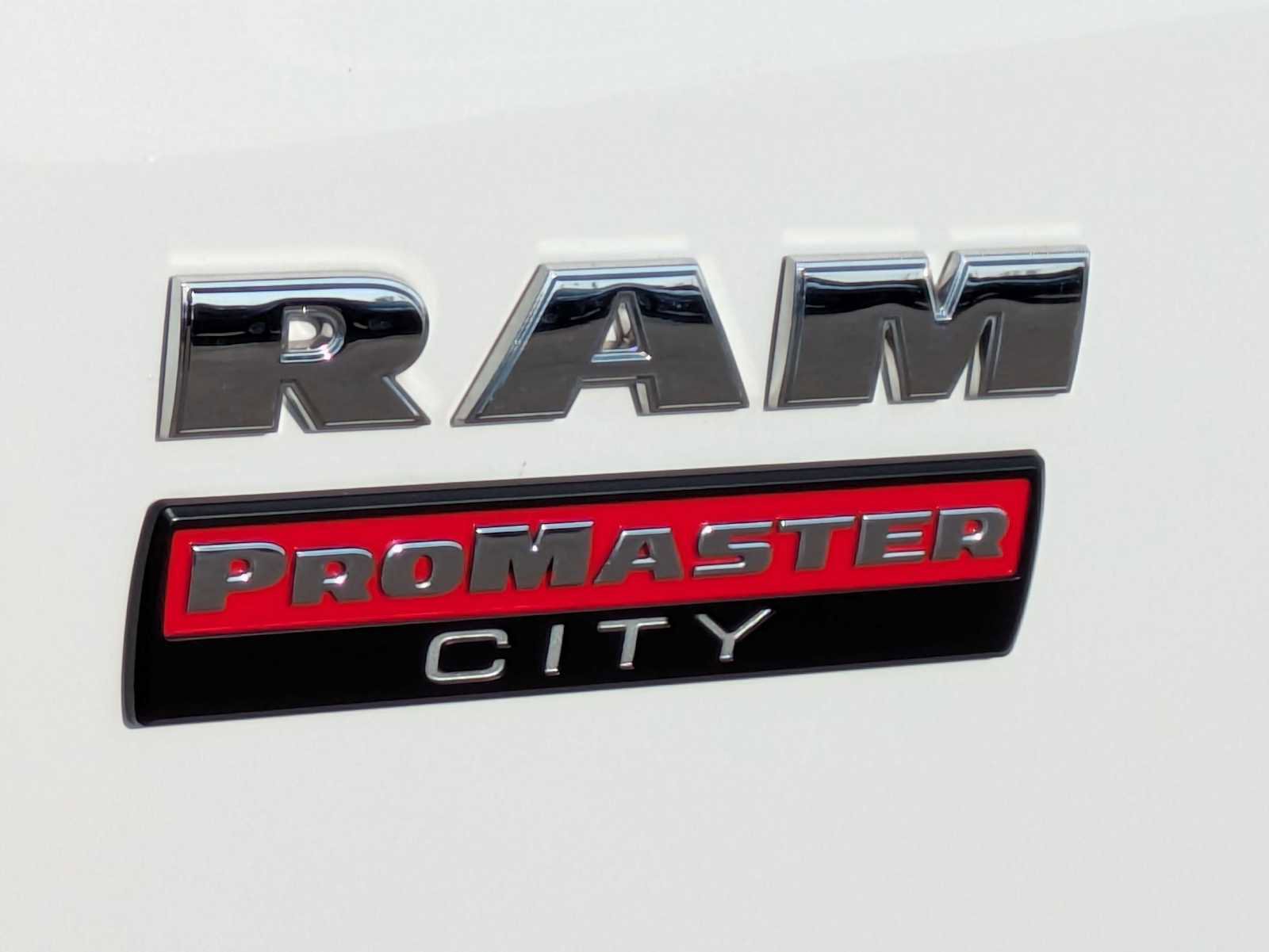 Used 2018 RAM ProMaster City Tradesman image 11