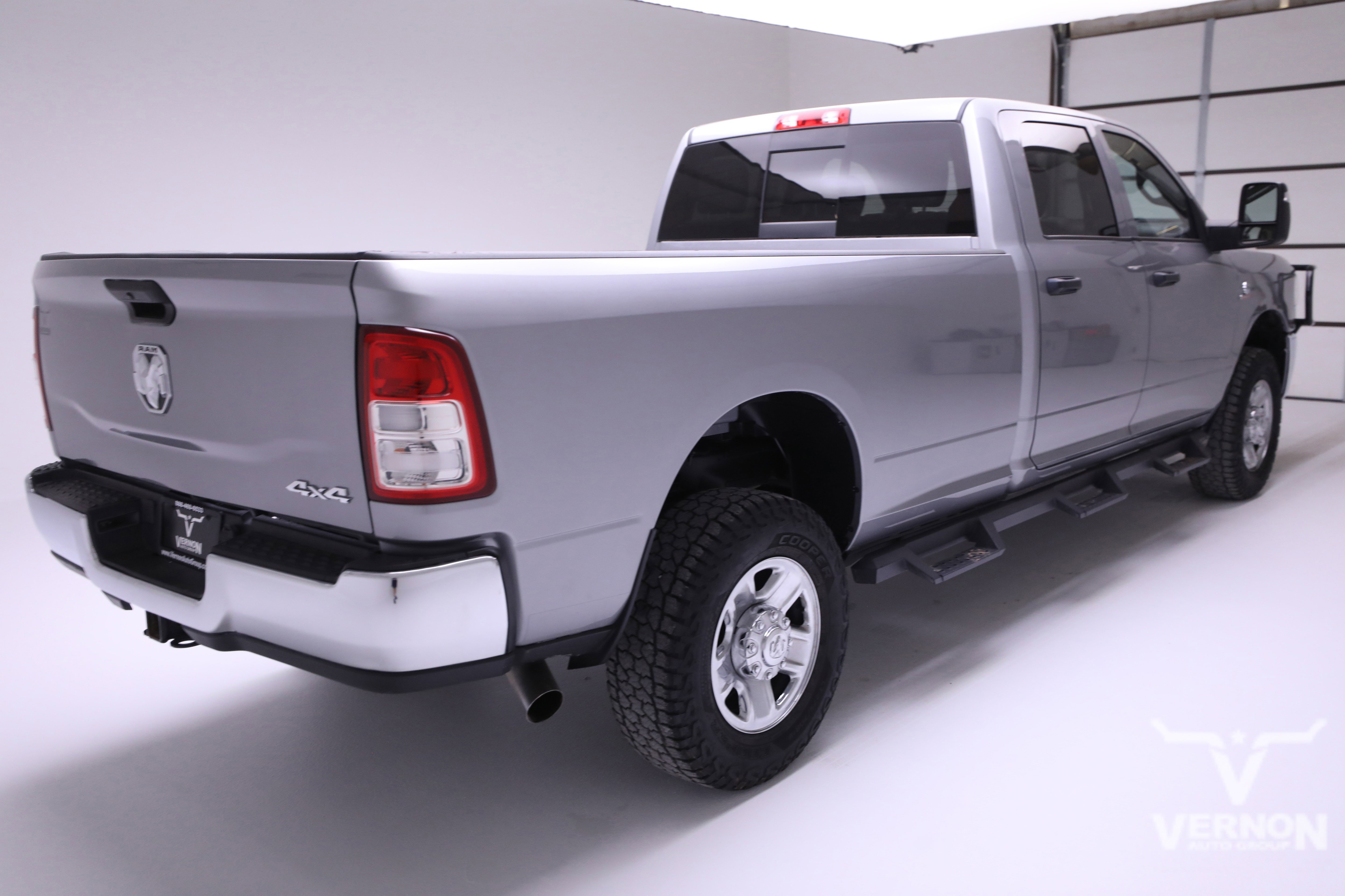 Used 2024 RAM 2500 Tradesman w/ Chrome Appearance Group image 5
