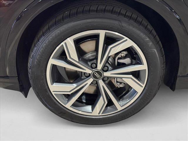 New 2025 Audi Q4 e-tron Premium image 10