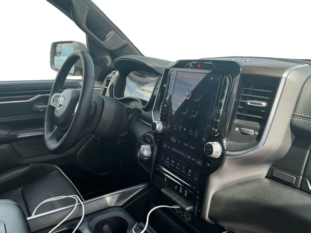 Used 2025 RAM 1500 Laramie image 18