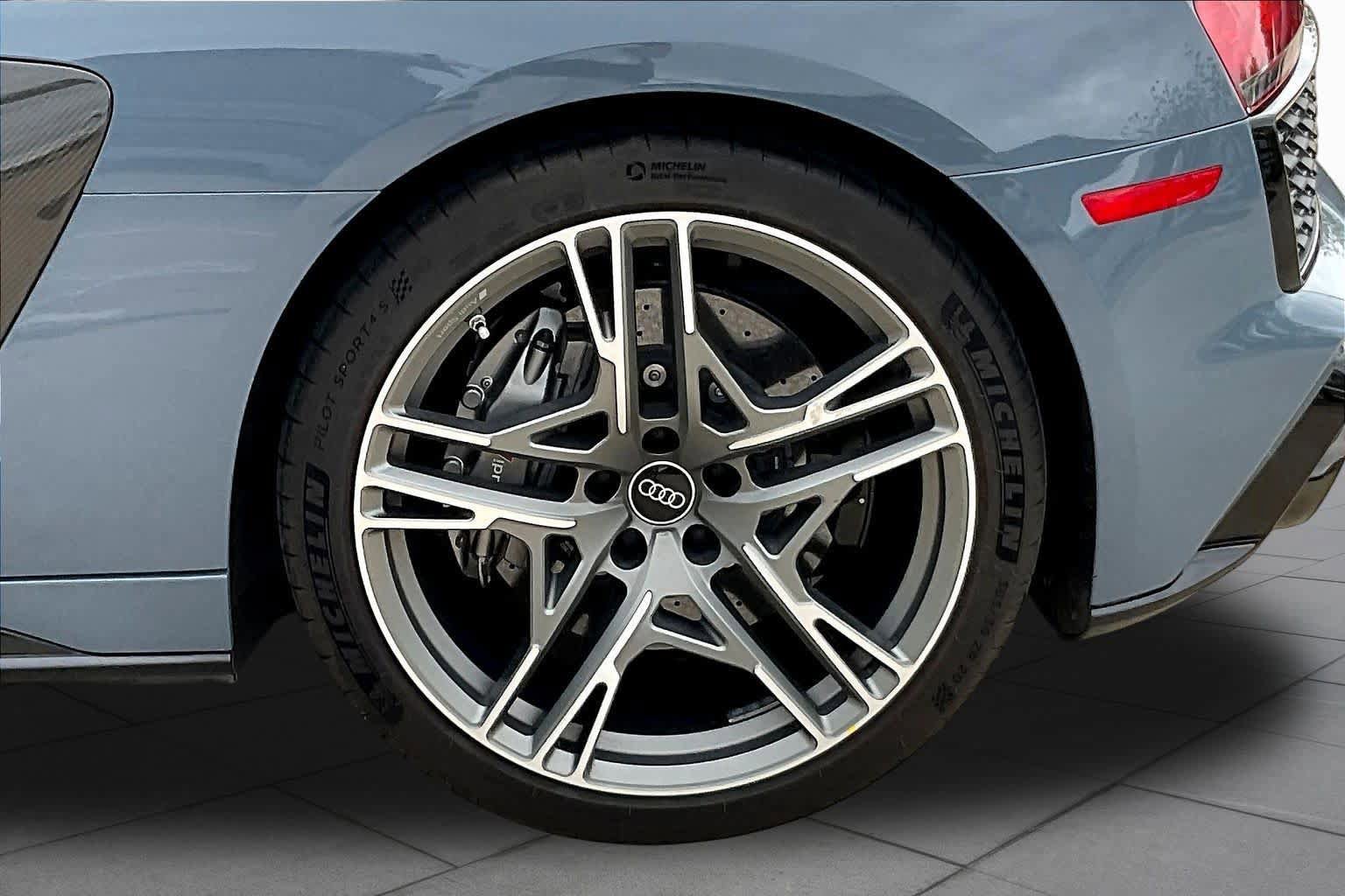 Used 2023 Audi R8 V10 performance w/ Dynamic Package RWD image 11